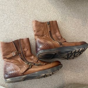 Kalso Earth Boots size 8B.